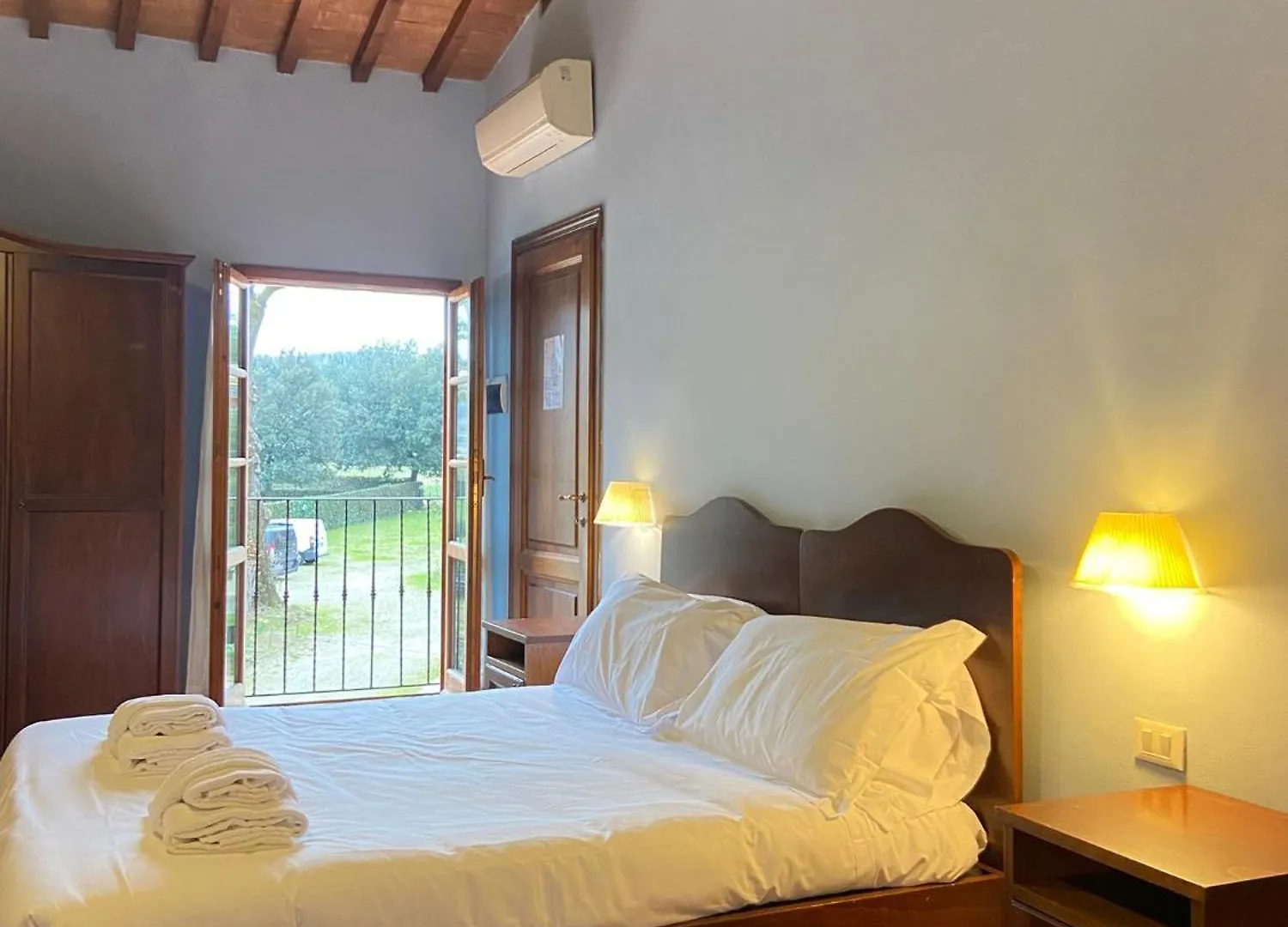 Casale Dei Cento Acri Bed and Breakfast Florence